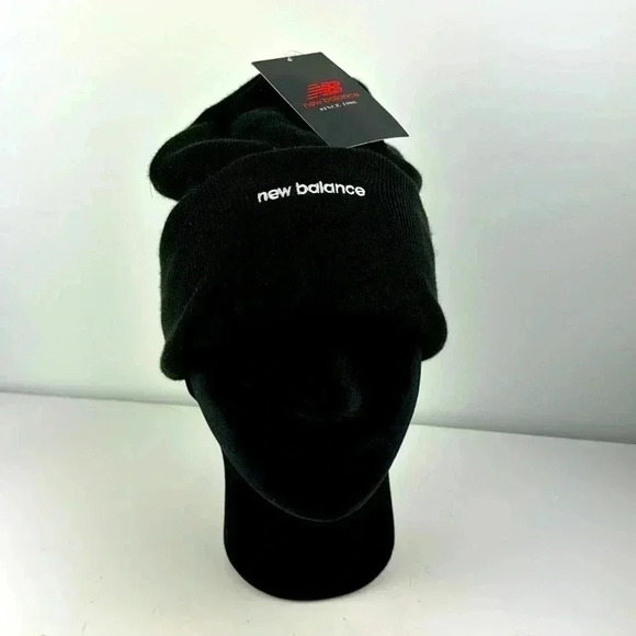 NEW BALANCE BEANIE NWT BLACK OSFM - Picture 1 of 6